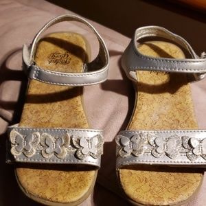 Girl's sandals